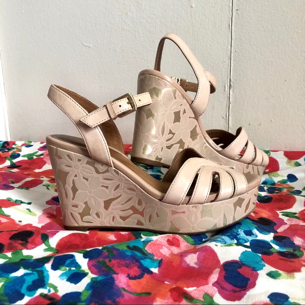 Clarks blush and gold wedges size 6